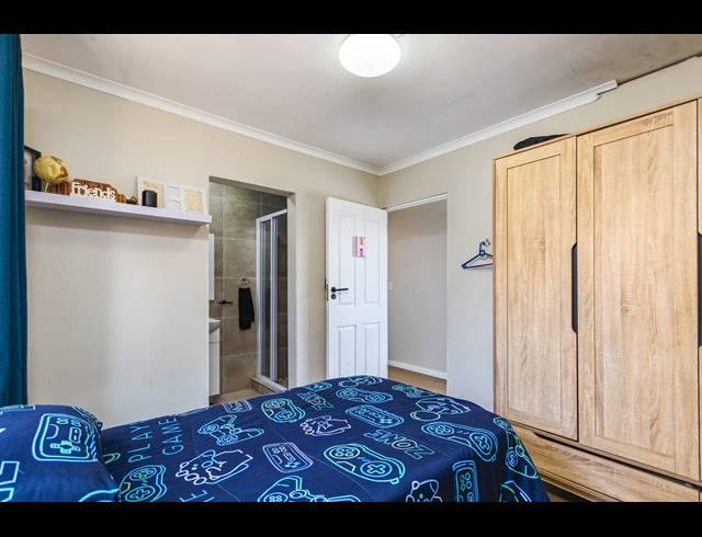 4 BEDROOM FREEHOLD FOR SALE IN PARKLANDS